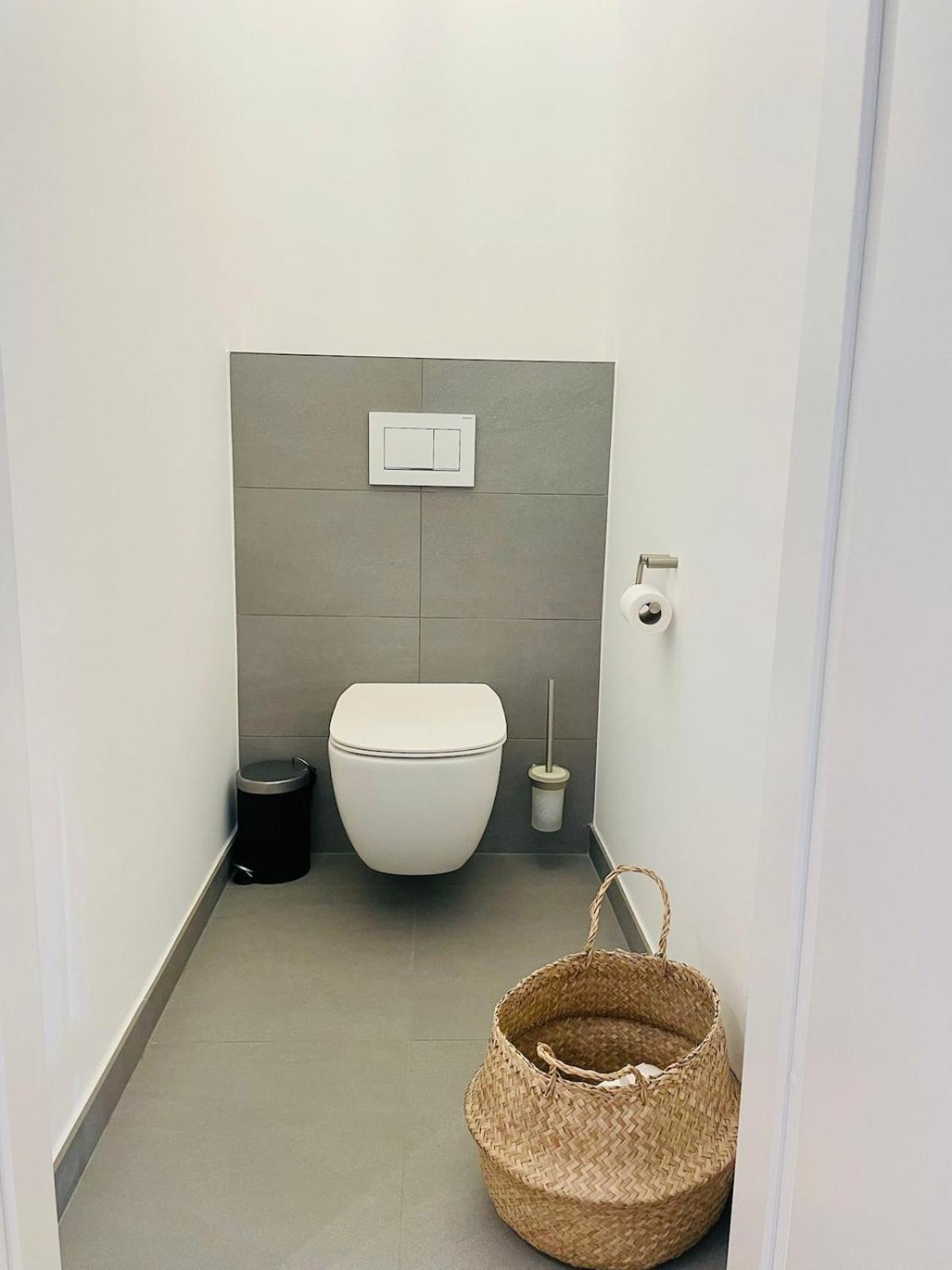 Comfortable 1 Bedroom W Terrace & Parking-chiny1 Appartement